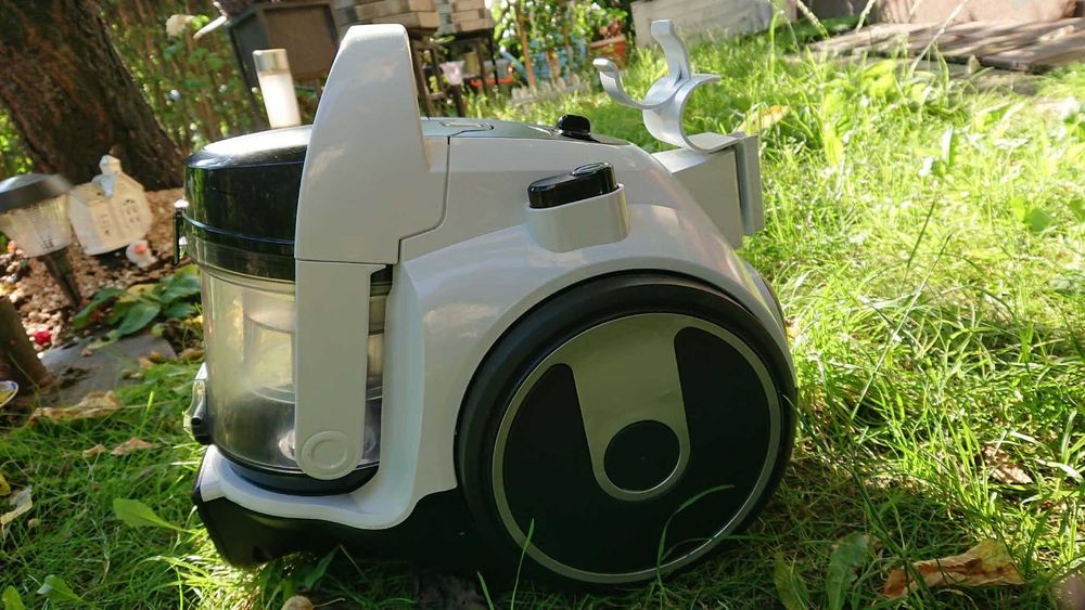 Odkurzacz bez workowy Bosch 700 W -