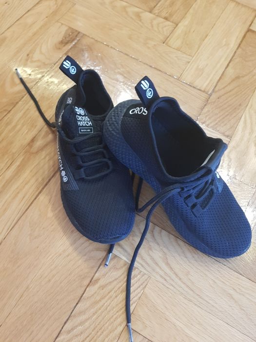 Buty czarne na wiosnę