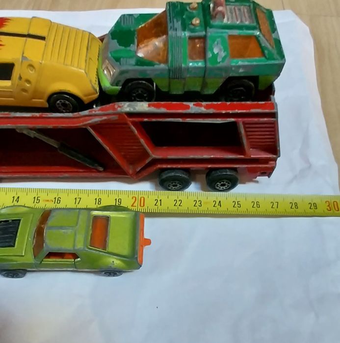 Camião de transporte de carros e 5 miniaturas antigas Matchbox