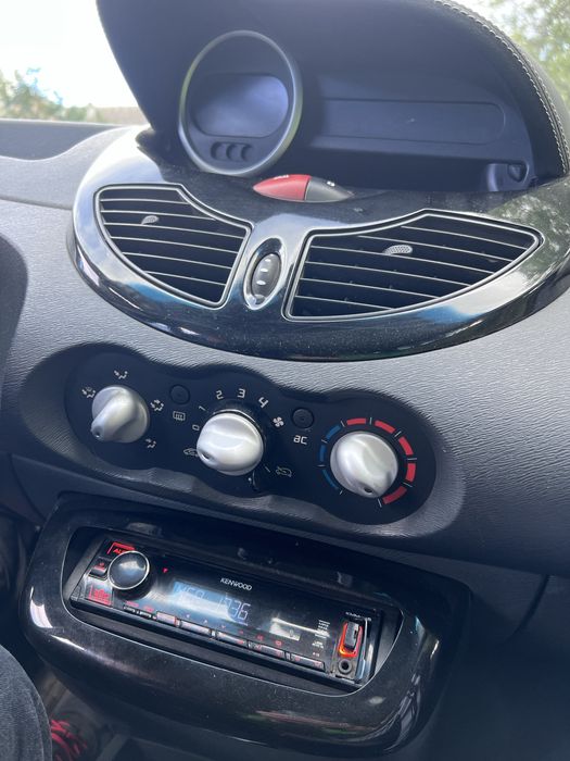 Renault  twingo 2011 1.2 бензин економна