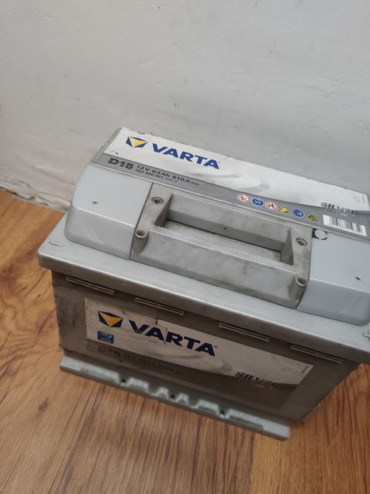 Акумулятор автомобільний VARTA