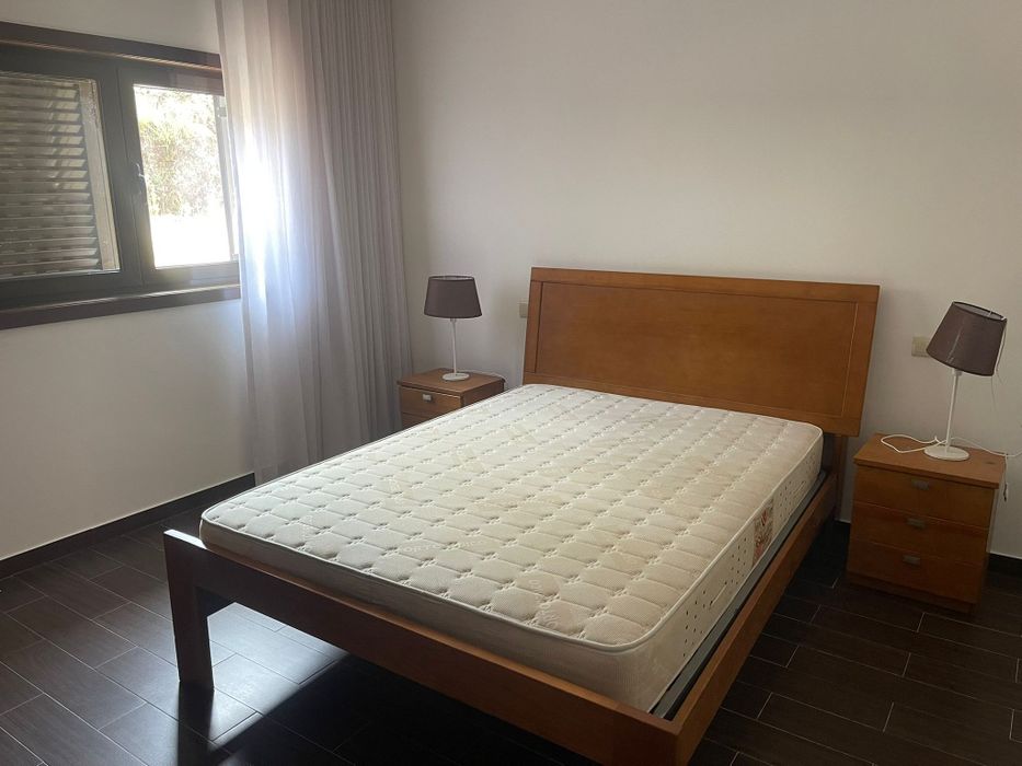 Cama de Casal em Madeira