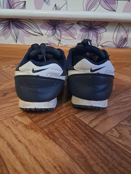 Кросівки Nike жіночі