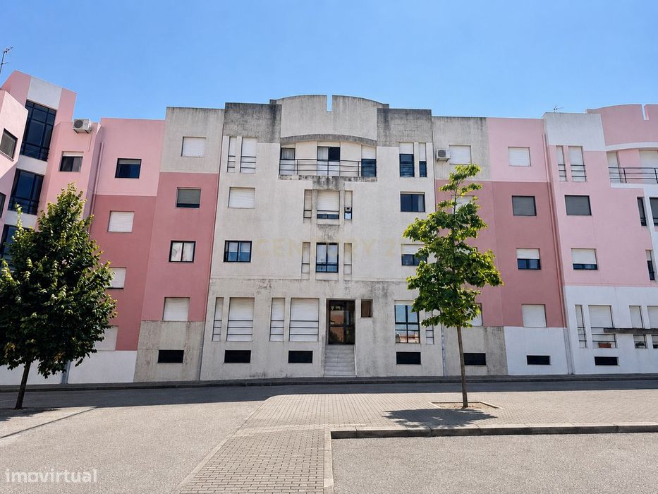 Apartamento T3 em Santo António dos Cavaleiros, Loures