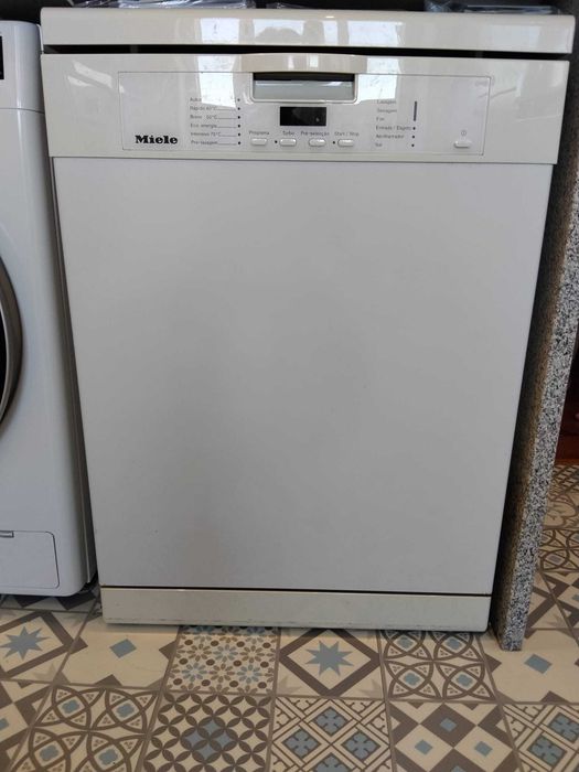 Máquina de lava loiça Miele