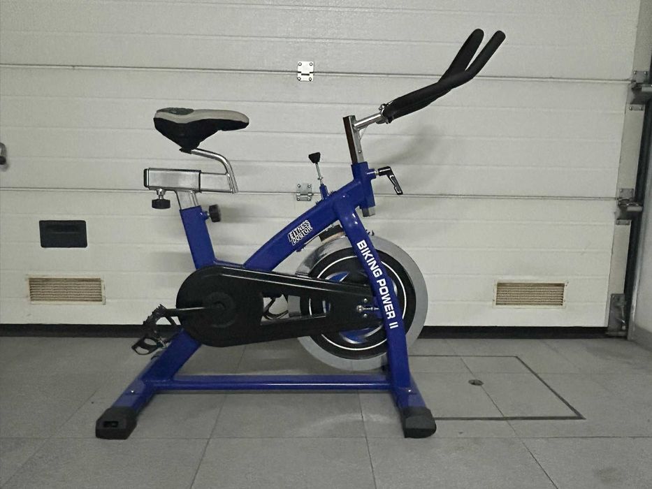 Bicicleta de interior para treino.440411189549486080