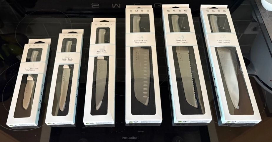 Conjunto de facas Smeg com Bloco Beje NOVO