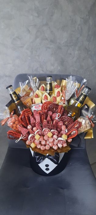 Їстівні букети. М'ясні букети. Солодкі букети