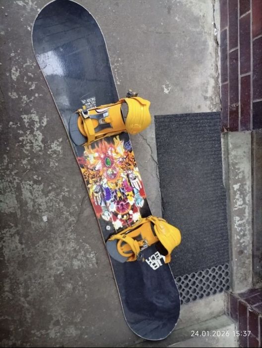 Сноуборд з кріпленням