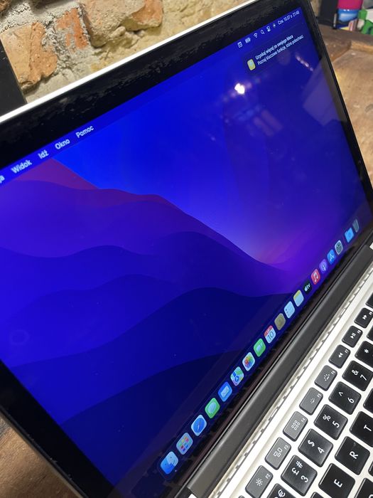 Macbook Pro 13, 2015, 3,1 Ghz Intel i7, 16 GB Ram, dysk 500GB.