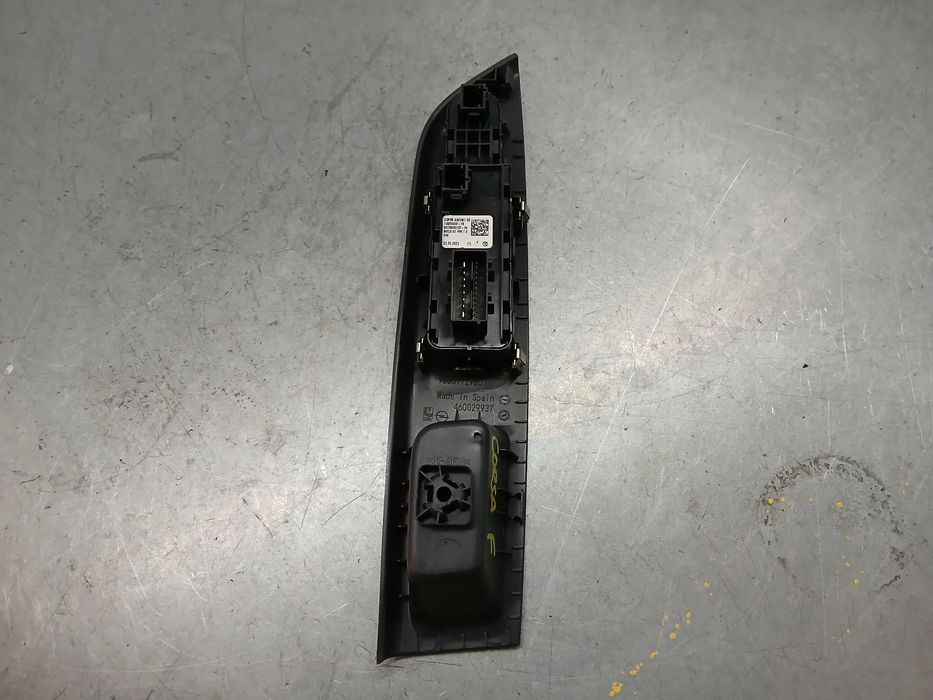 Comando / botão / interruptor vidros frente esquerdo OPEL Corsa F