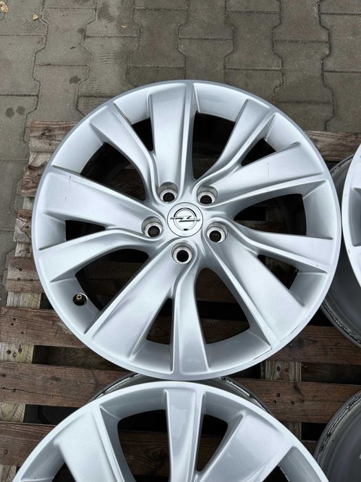 5x115 7,5j x 18" et41 OPEL OE Insignia Astra z czujnikami cisnienia