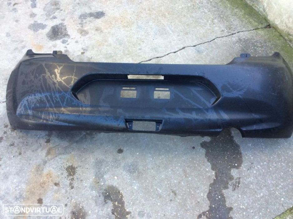 Parachoque nissan micra