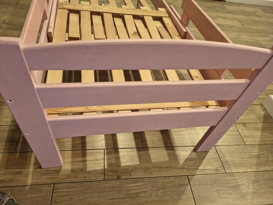 Łóżeczko rosnące z dzieckiem