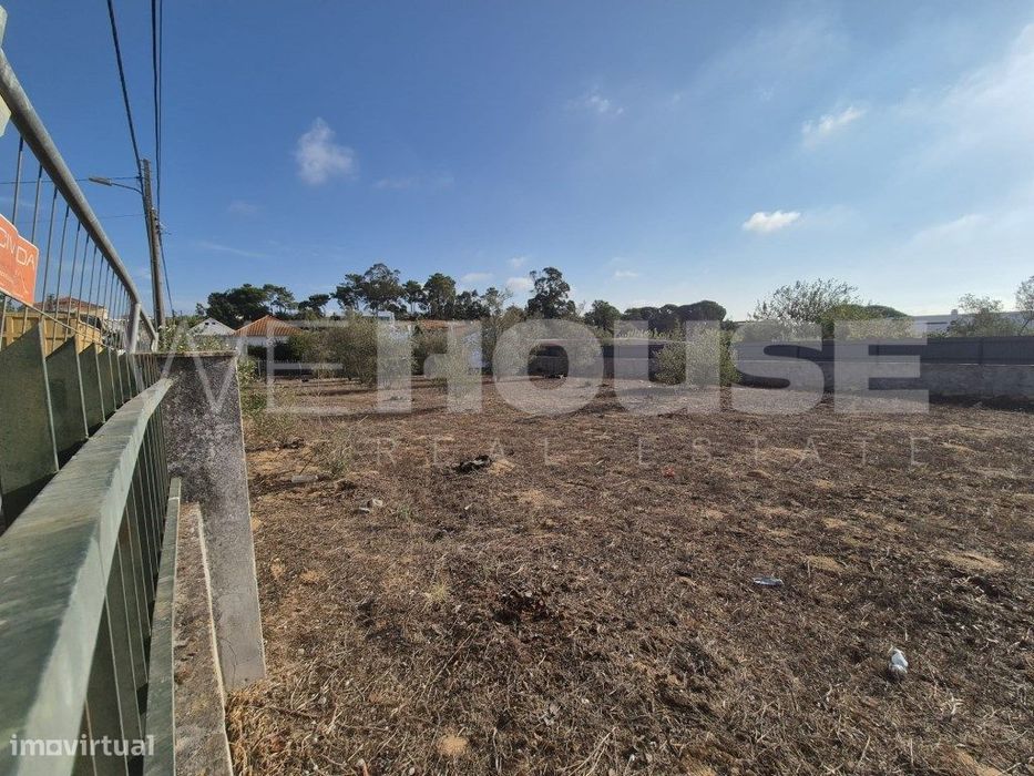 Terreno Urbano De 1.373 M² | Penalva, Barreiro | Oportunidade De In...