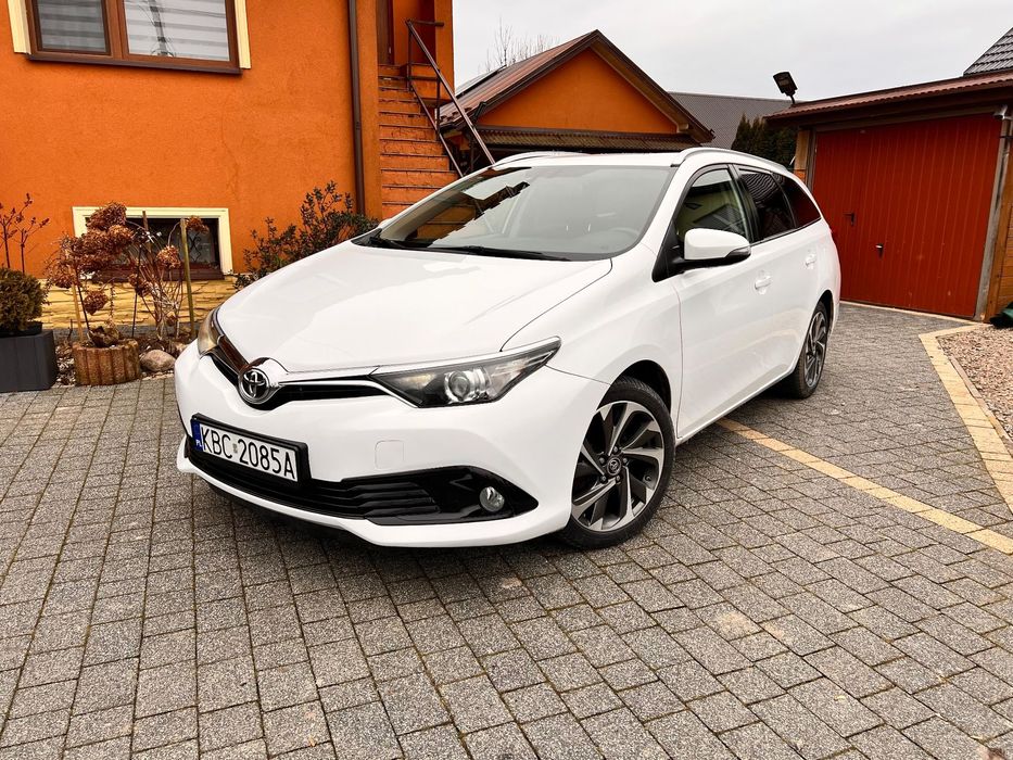 Toyota Auris Toyota Auris II 1.6 Benzyna FV23%