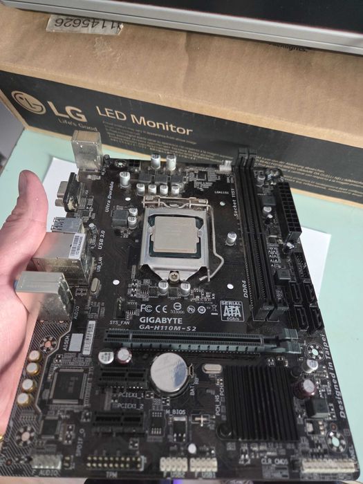 Комплект S1151: Gigabyte GA-H110M-S2 + Intel Pentium G4500 (3.5GHz)