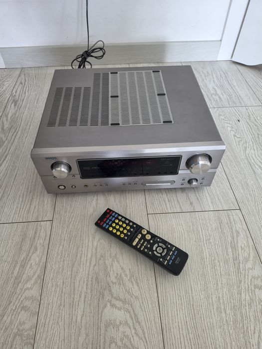Amplituner Denon AVR-2106