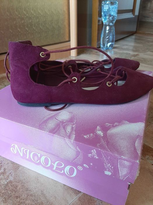 Босоножки разные б/у