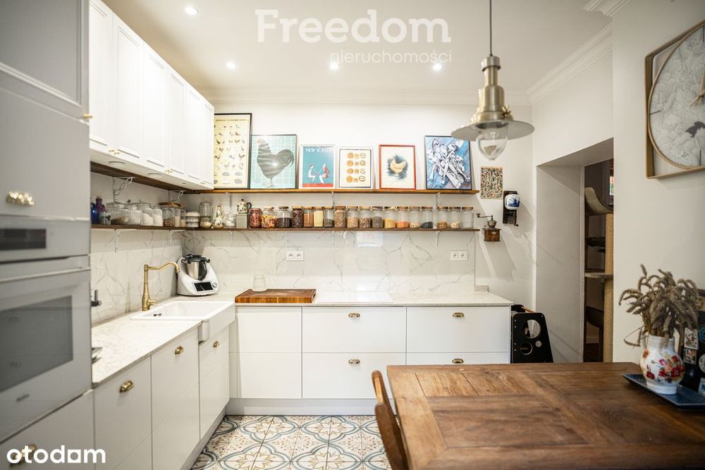 Połowa kamienicy po remoncie | Mazury Giżycko