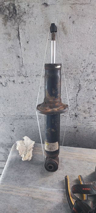 Задний амортизатор audi a6 c5 quattro не стучат держит хорошо гарантия