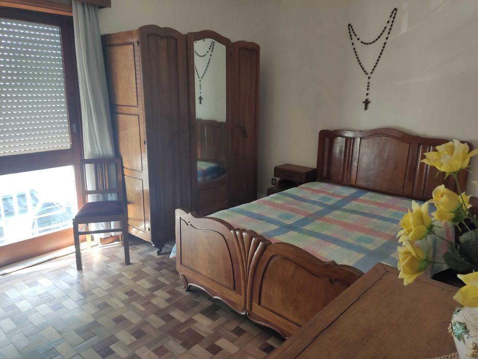 Alugo quarto para estudante