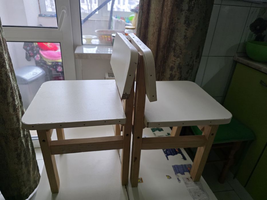 Дитячий столик  + 2 кріселка