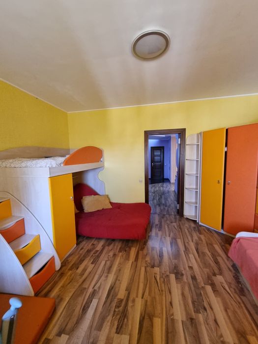 3комн квартира, Ахматовой 13, видовая, с мебелью