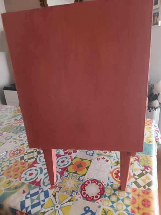 Mesa de cabeceira retro