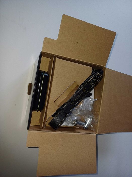 Instax SQ6 Taylor Swift na sua embalagem de origem