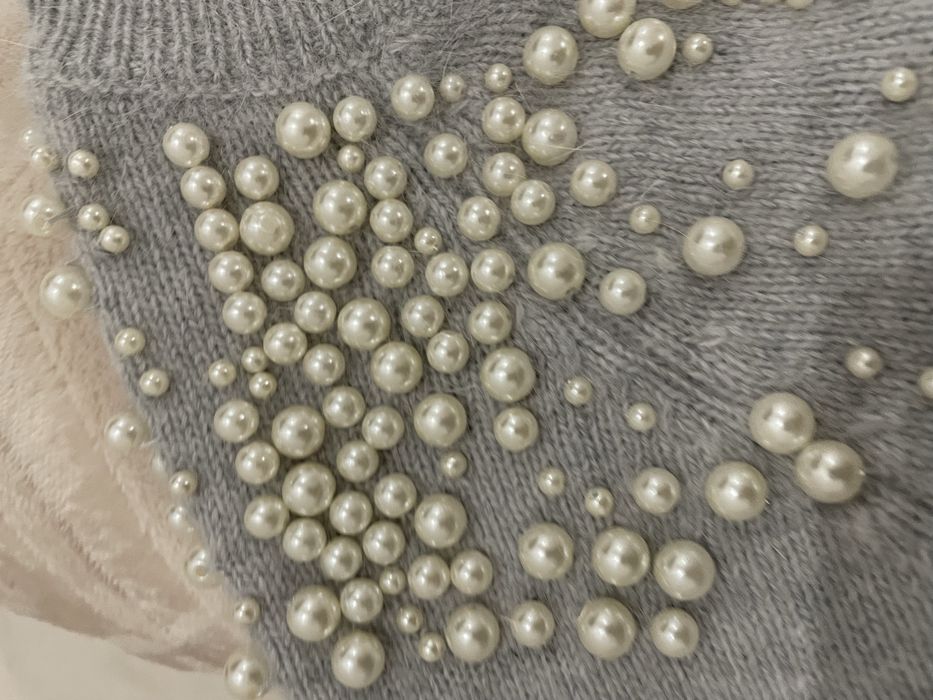 Vestido quente com perolas