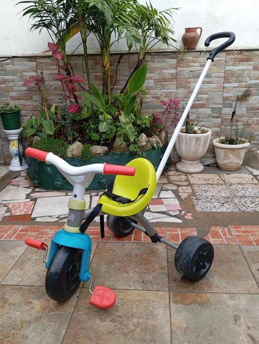 Triciclo marca smoby