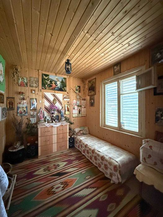 Продаж дачного будинку в лісі