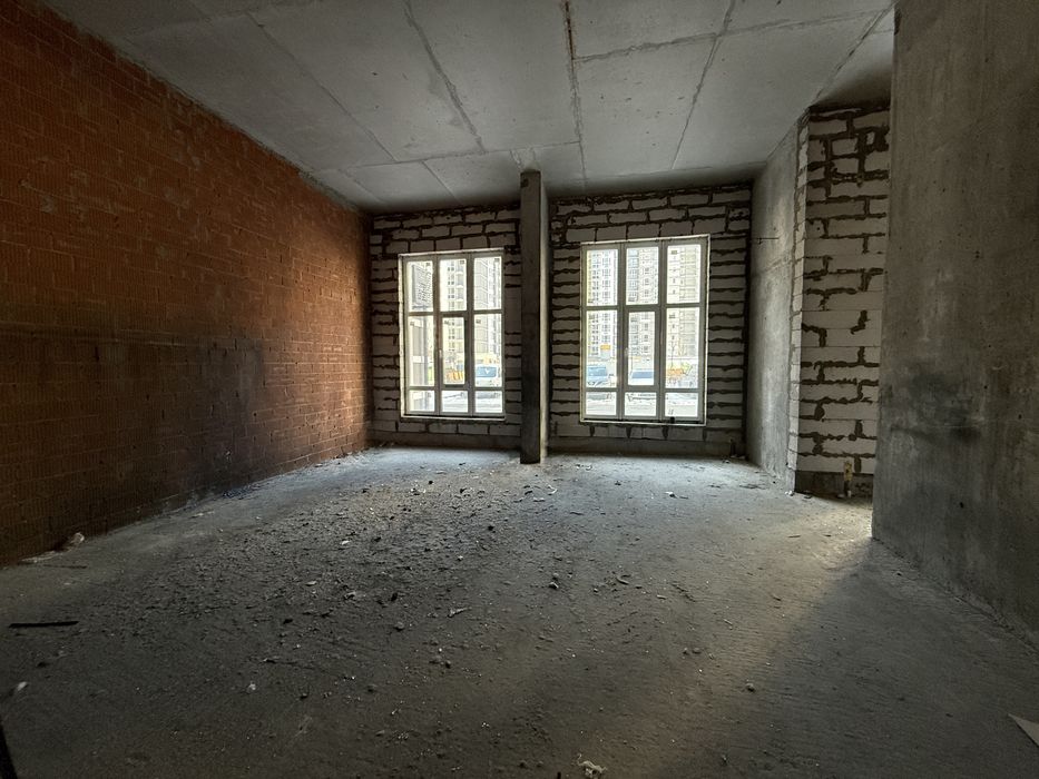 Оренда фасадного приміщення в ЖК Гранд Бурже. Перший поверх