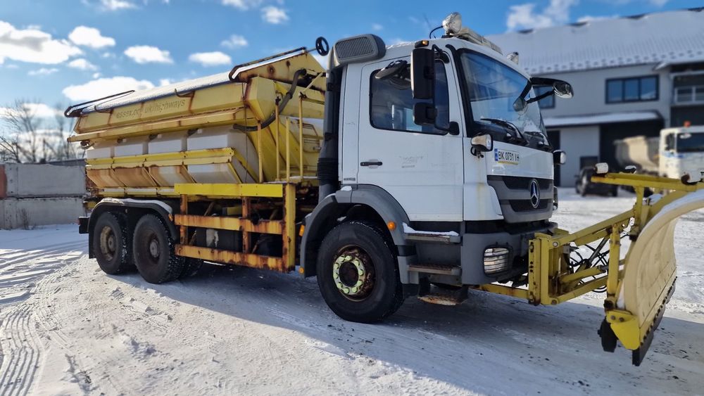 Продається снігоприбиральна машина Mercedes Axor 2012 року випуску