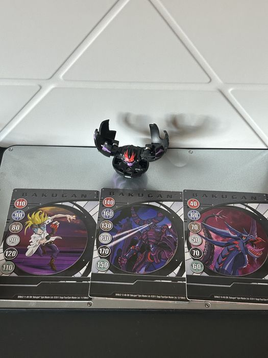 Bakugan darkus Fear ripper b2 z 3 kartami
