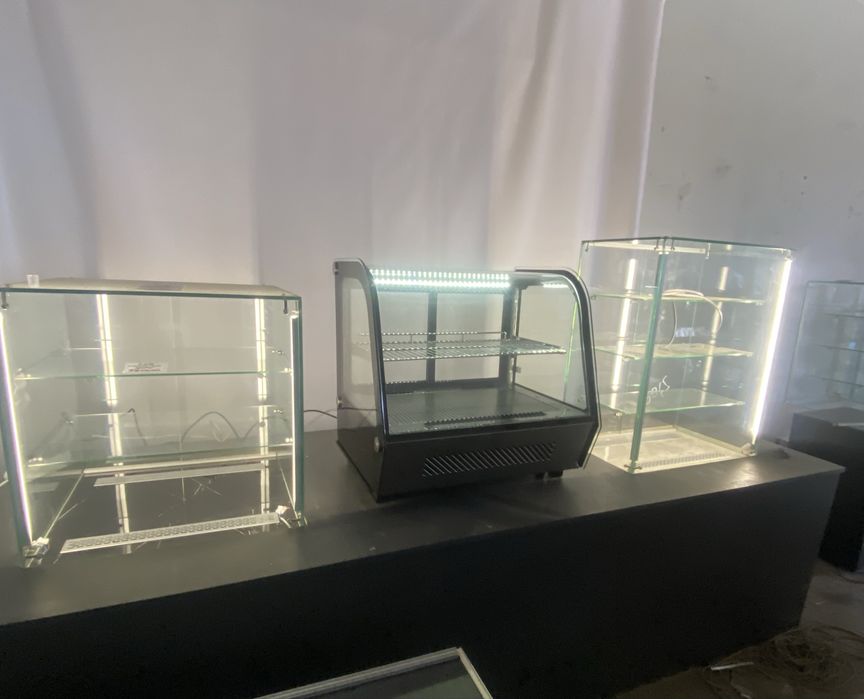 Витрина кондитерская холодильная куб холодильник для десертов