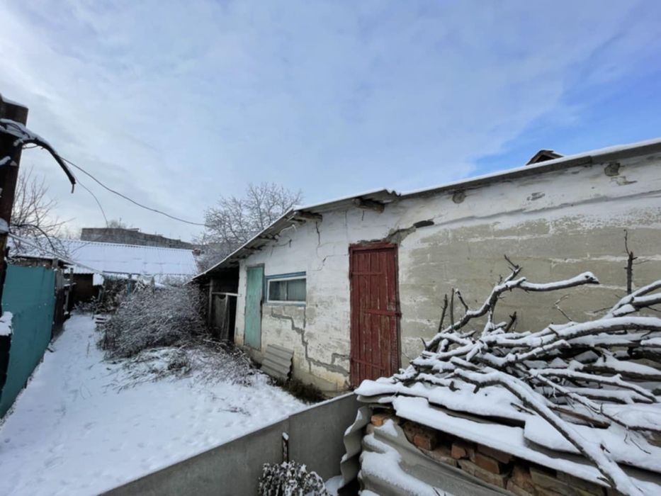 Продам пів будинку