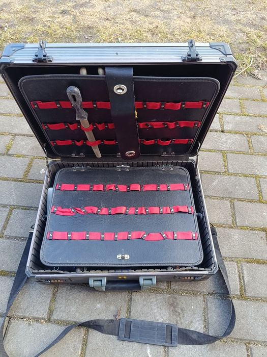 Walizka narzędziowa elektryka