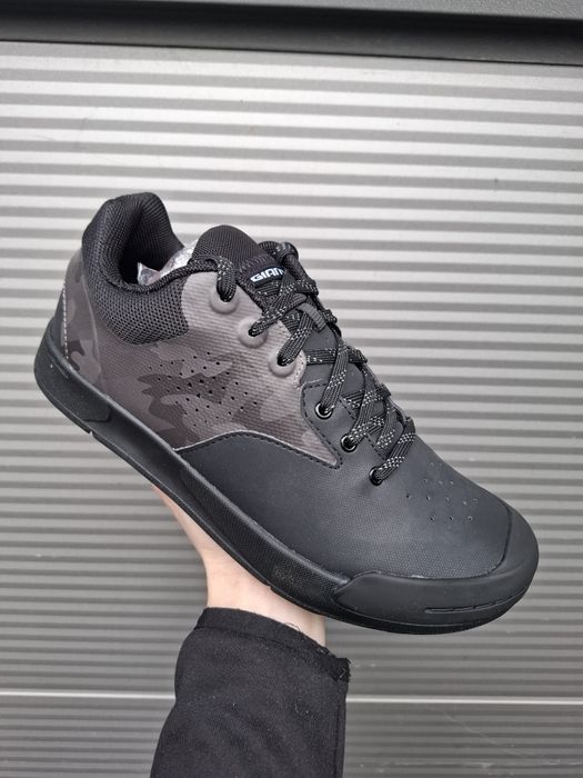 Buty rowerowe górskie na platformy to 44 Giant Shuttle Flat 43 r 45