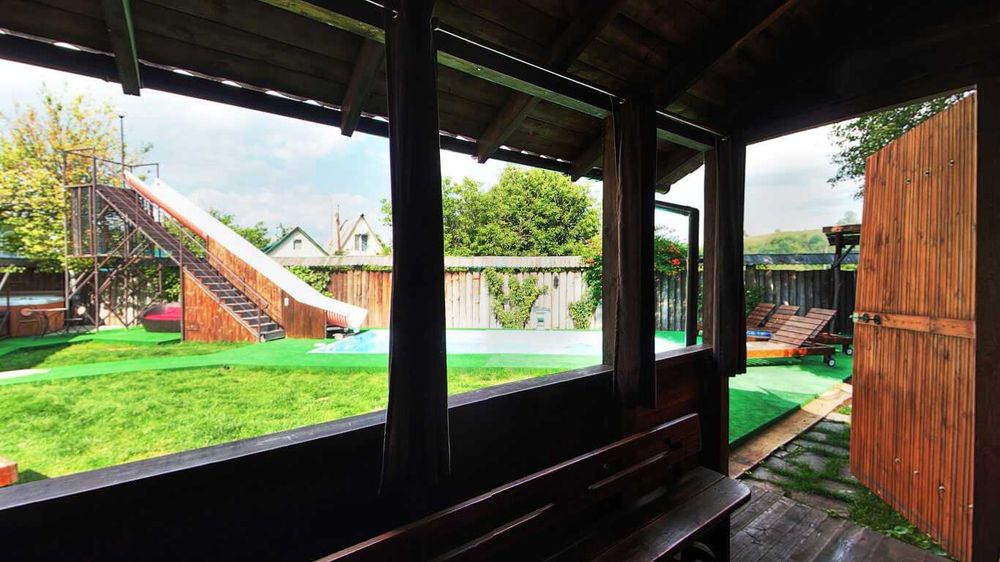 Аренда дома с Бассейном Горкой Джакузи и Бильярдом .