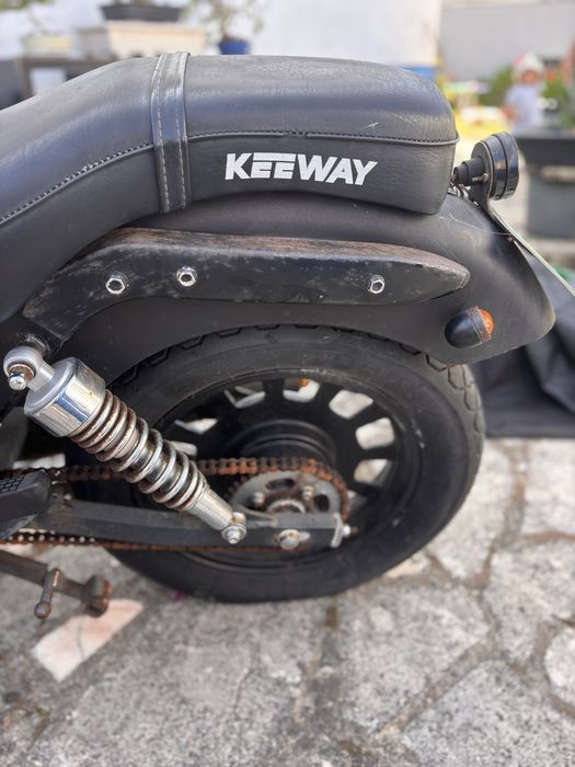 Mota Keeway superlight avariada
