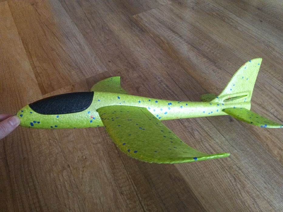 Samolot że styropianu, rzutka