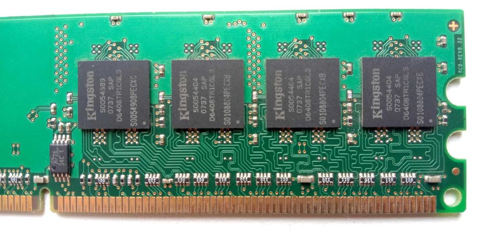 Планка памяти SST DDR2-800 PC6400 1G/64X8 CL5 VALUE Рабочая б/у