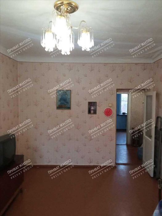 2-кімнатна квартира: ЦУМ, закритий двір, сталінка