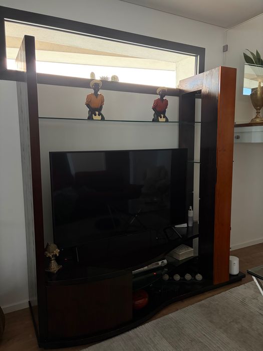 Móvel de sala em madeira