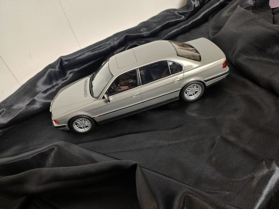 BMW E38 Otto 1:18