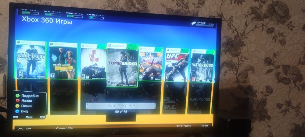 Продам х бокс 360 на 512 гіг з прошивкою FREBOOT два джойстика