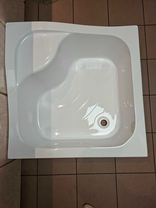 Sprzedam brodzik kąpielowy nowy.