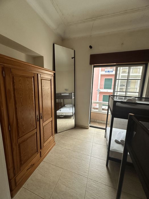 Quarto compartilhado NO CENTRO (SEM CAUÇÃO)